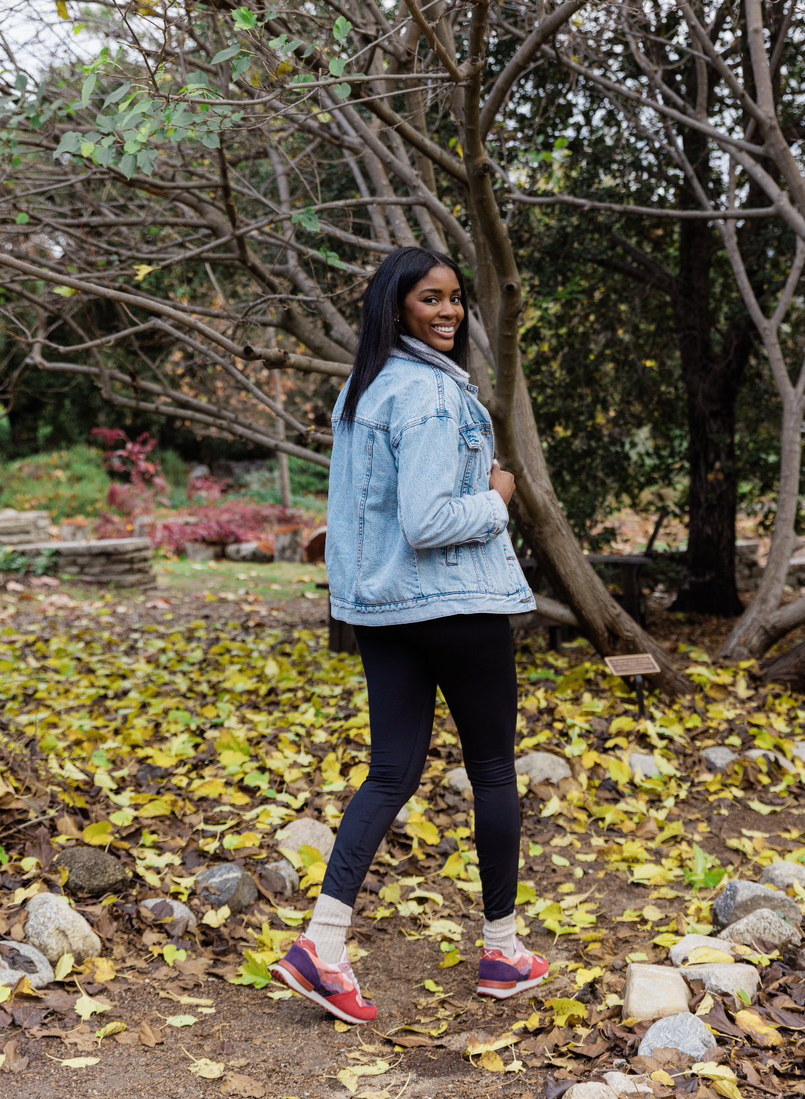 Girls wearing new balance deals