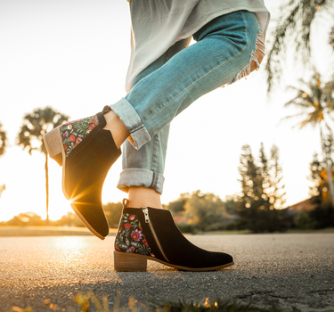 Rooster Bootie